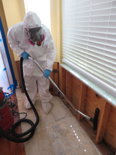 Cleaning Up Mold With Machine